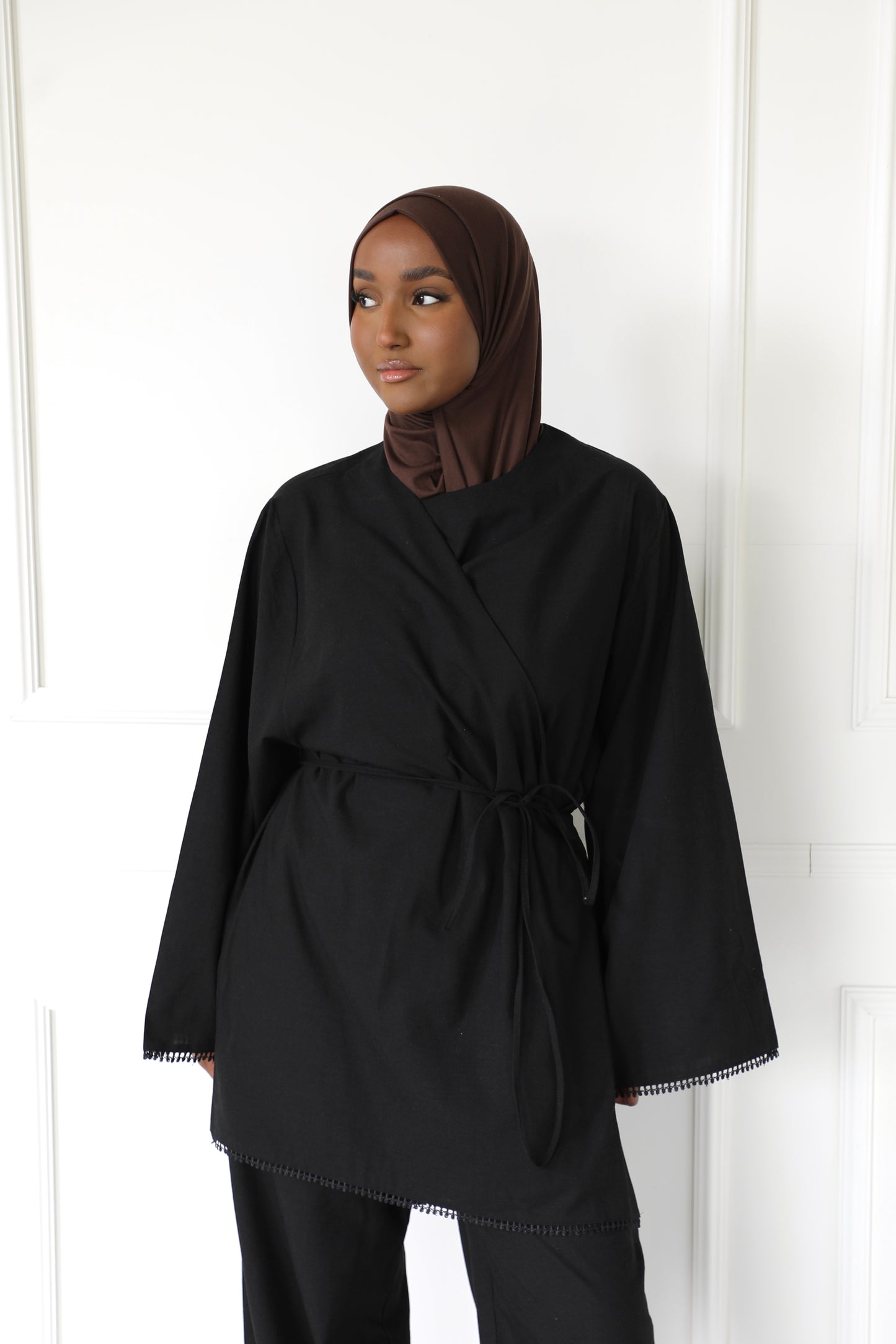 Linen set with lace detail