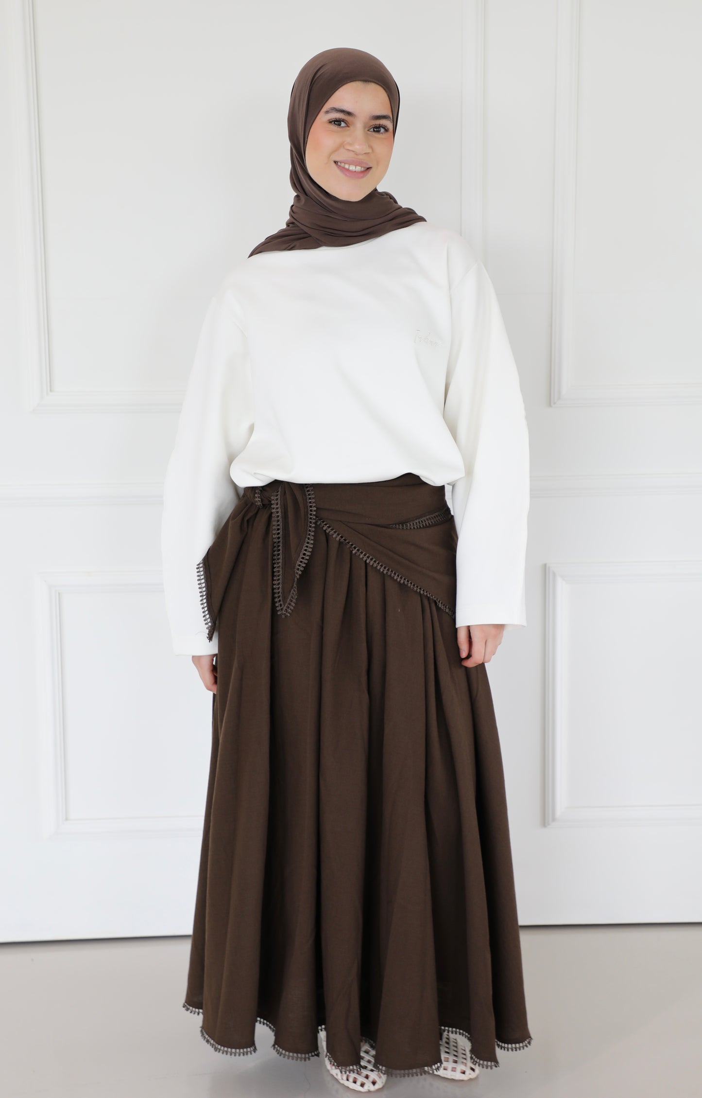 Skirt with lace detail & scarf