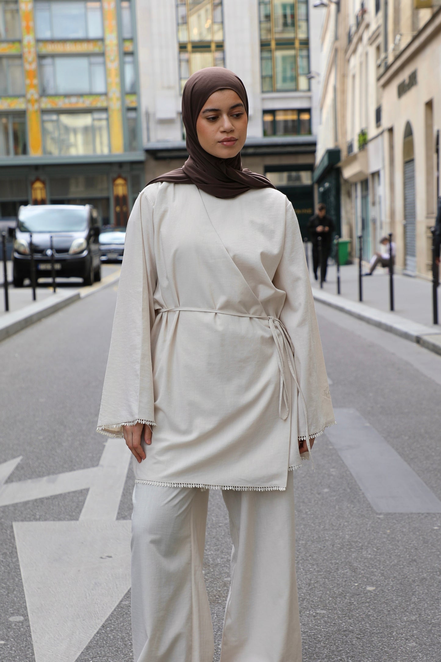 Linen set with lace detail