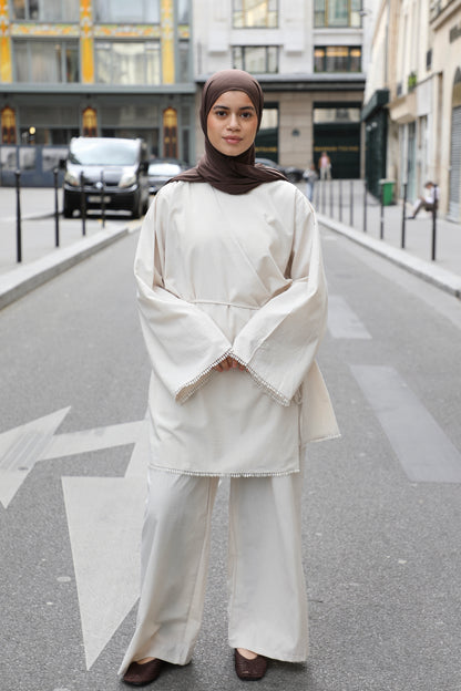 Linen set with lace detail