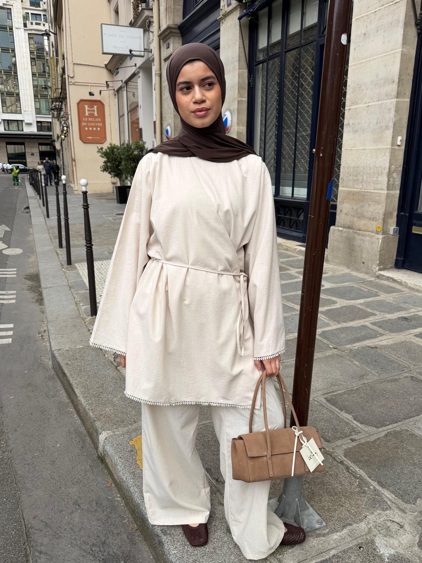 Linen set with lace detail