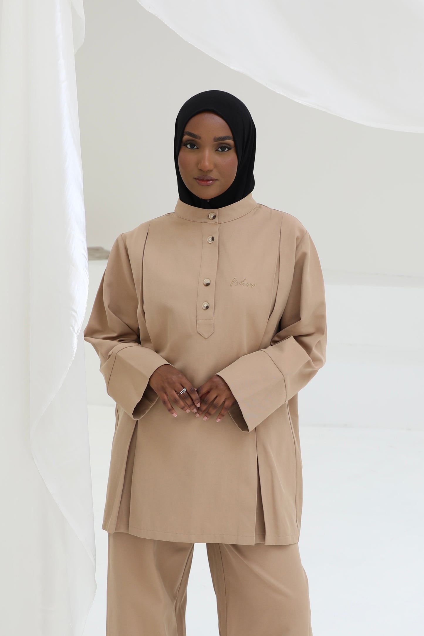 Essential modest set