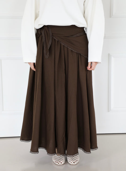 Skirt with lace detail & scarf