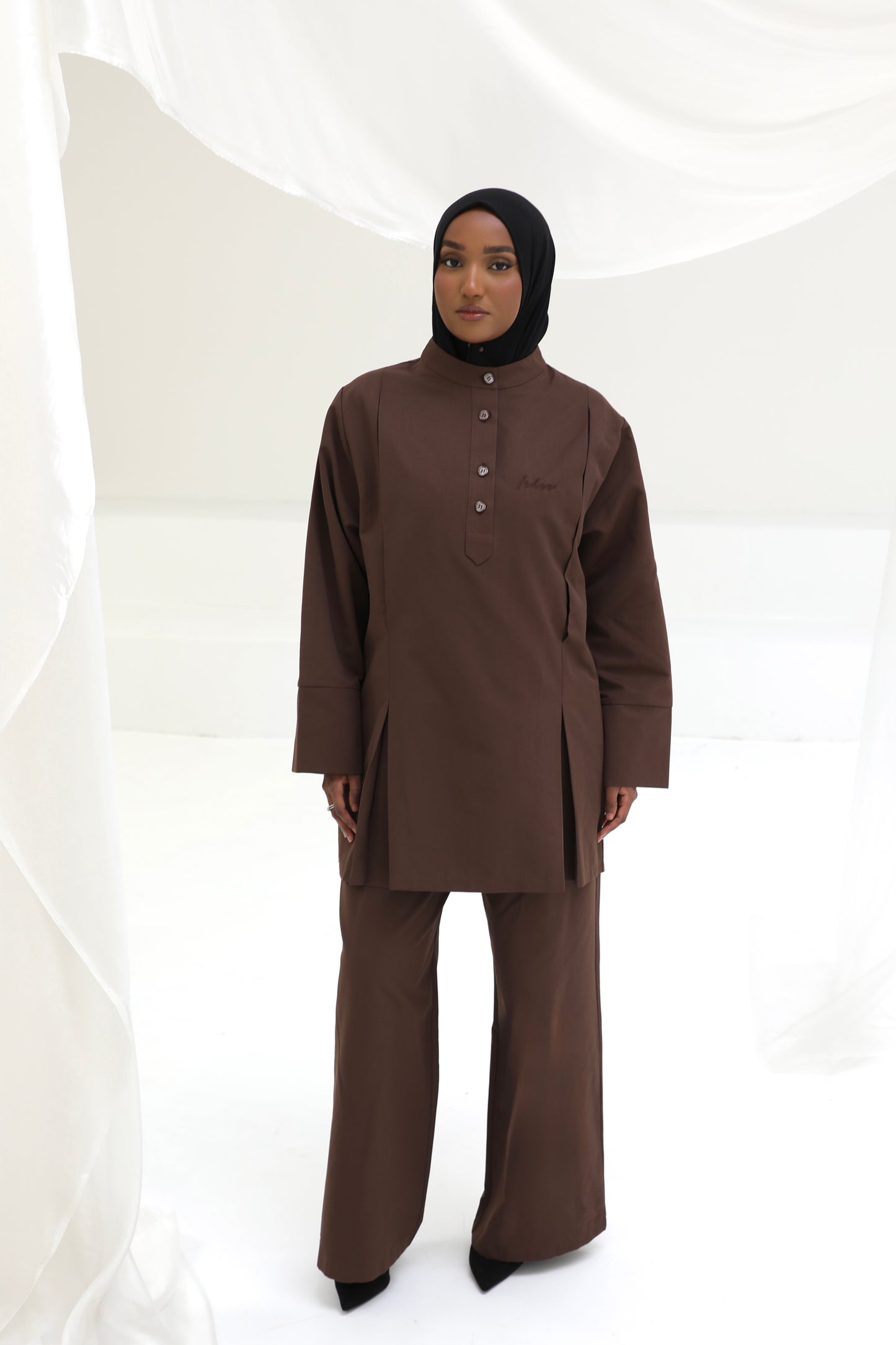 Essential modest set